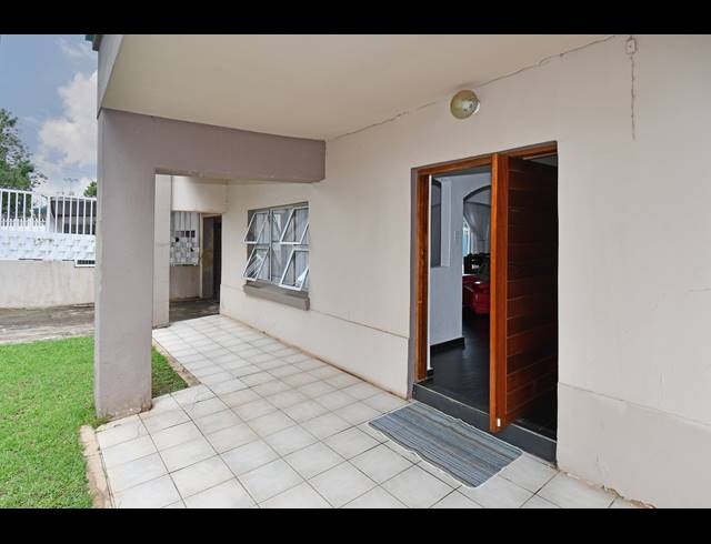4 BEDROOM HOUSE FOR SALE IN MAYFAIR WEST